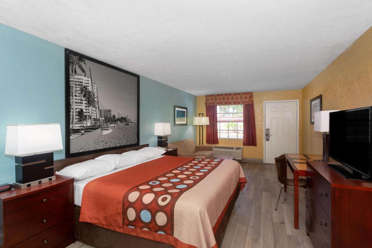 Super 8 By Wyndham Bradenton Sarasota Area Motel Luaran gambar
